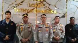 Foto: Kapolres Tual AKBP Whansi Des Asmoro (tengah) dalam suatu konferensi pers di Tual, Maluku. ANTARA/HO-Polres Tual